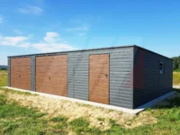 Garáž z trapézového plechu grafit 10m x 6m výklopné brány ořech