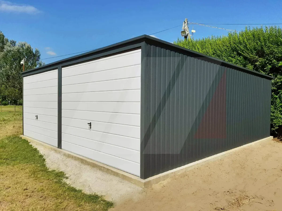 Dvougaráž z trapézového plechu grafit 6m x 6m bílé brány