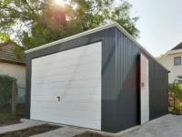 Garáž z trapézového plechu grafit s vertikálním panelem 3.5m x 5m