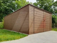 Garáž z trapézového plechu v dekoru dřeva ořech 4m x 6m