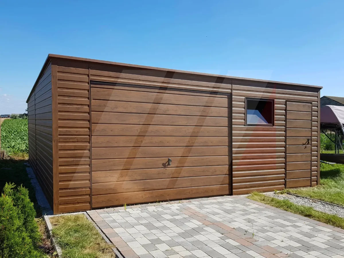 Plechové garáže se spádem dozadu