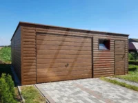 Plechové garáže se spádem dozadu