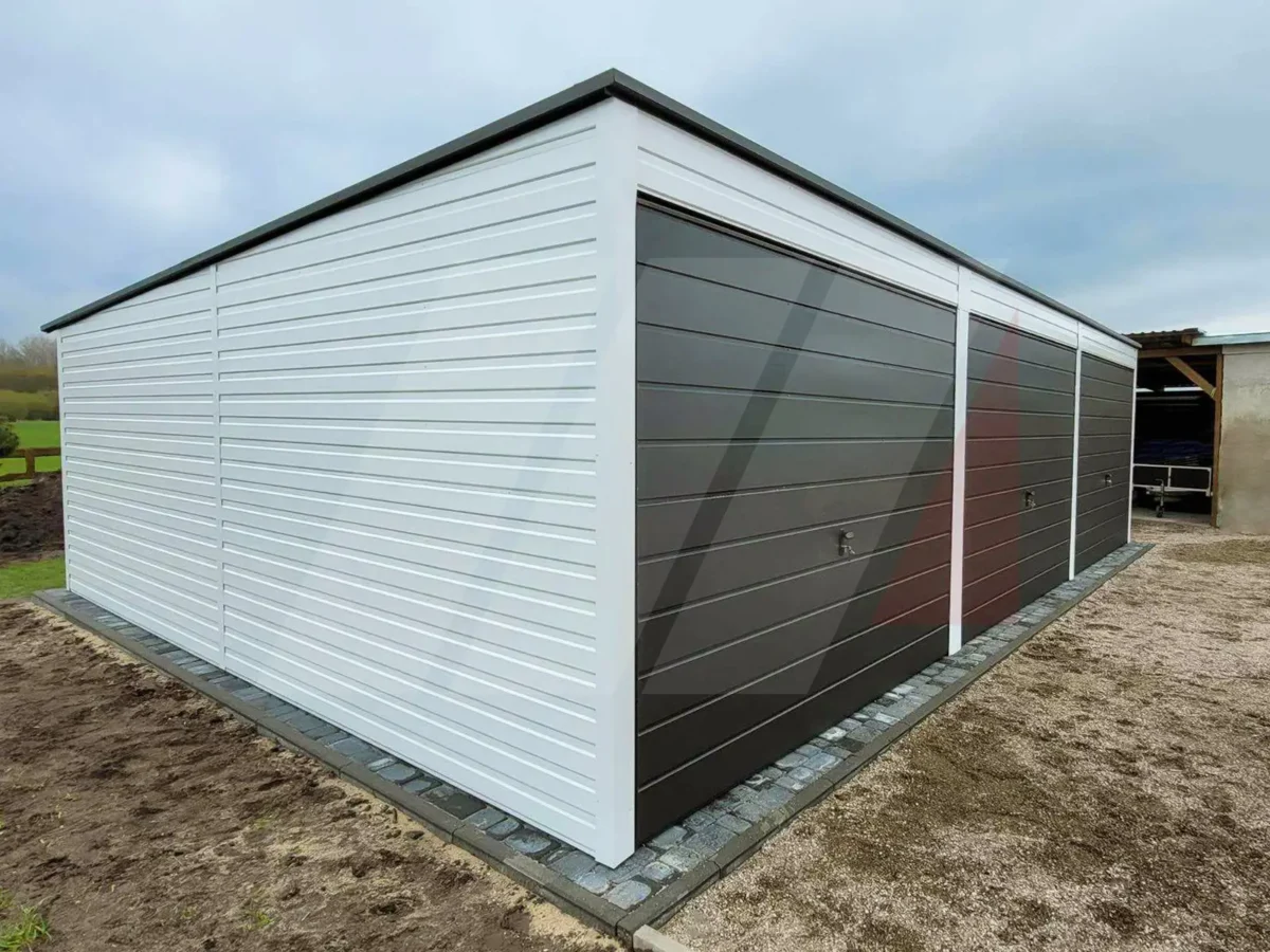 Trojgaráž z trapézového plechu bílá 9m x 5m