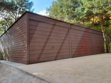 Dřevodekorové plechové garáže jsou naší pýchou PLECHOVÉ GARÁŽE V DŘEVODEKORU