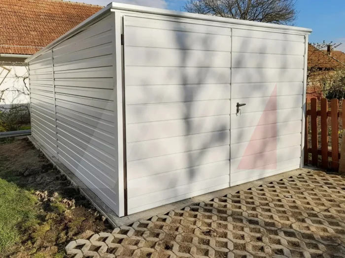Garaż blaszany biały spad do tyłu 3m x 5m brama dwuskrzydłowa - Obrázek 3