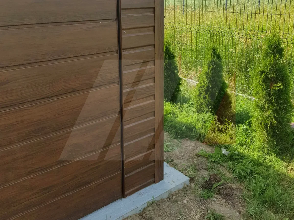 Plechová garáž ořech spád střechy dozadu 3.5m x 5m