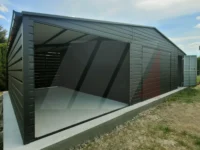 Plechová garáž 9m x 6m s technickou místností 2m x 6m