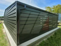 Plechová garáž 9m x 6m s technickou místností 2m x 6m