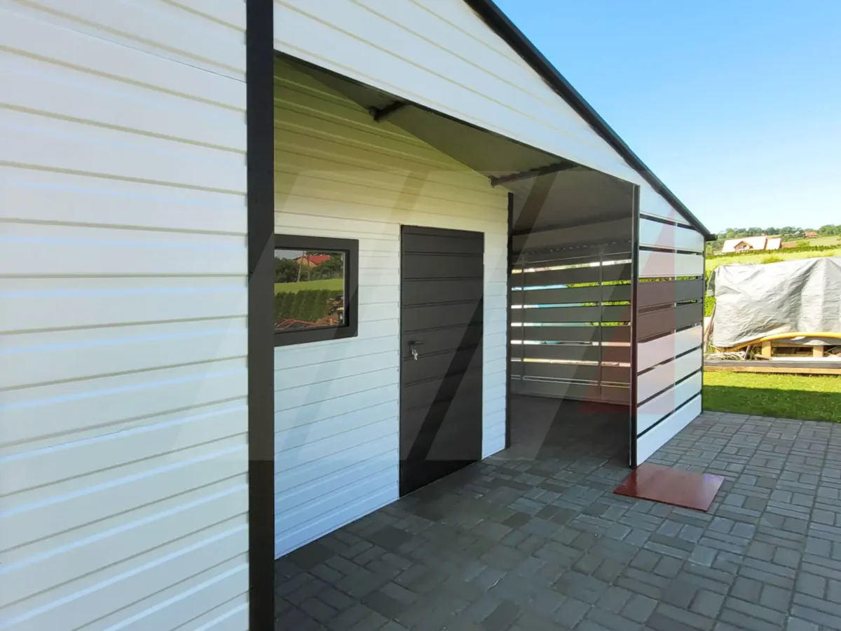 Plechová garáž 9m x 6m s technickou místností 2m x 6m