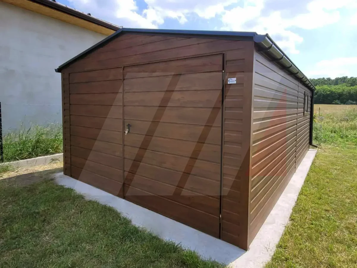 Plechová garáž se sedlovou střechou 3.5m x 5m dvoukřídlá brána