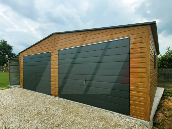 Plechová dvouplášťová garáž s přístřeškem 9m x 6m multigloss | Koupit online!