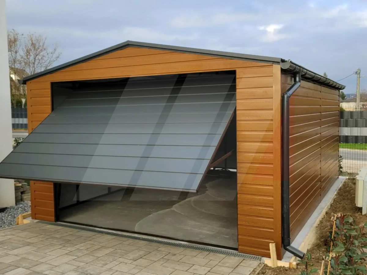 Plechová garáž se sedlovou střechou zlatý dub 4m x 6m