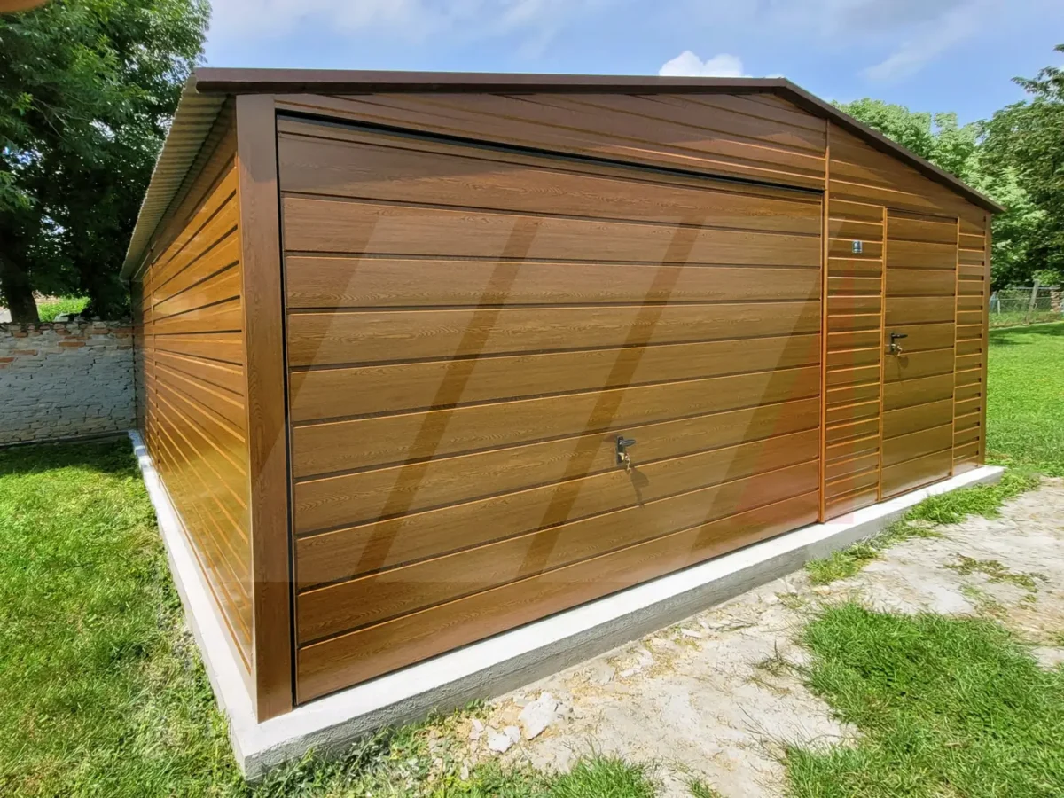 Plechová garáž se sedlovou střechou zlatý dub 5m x 6m