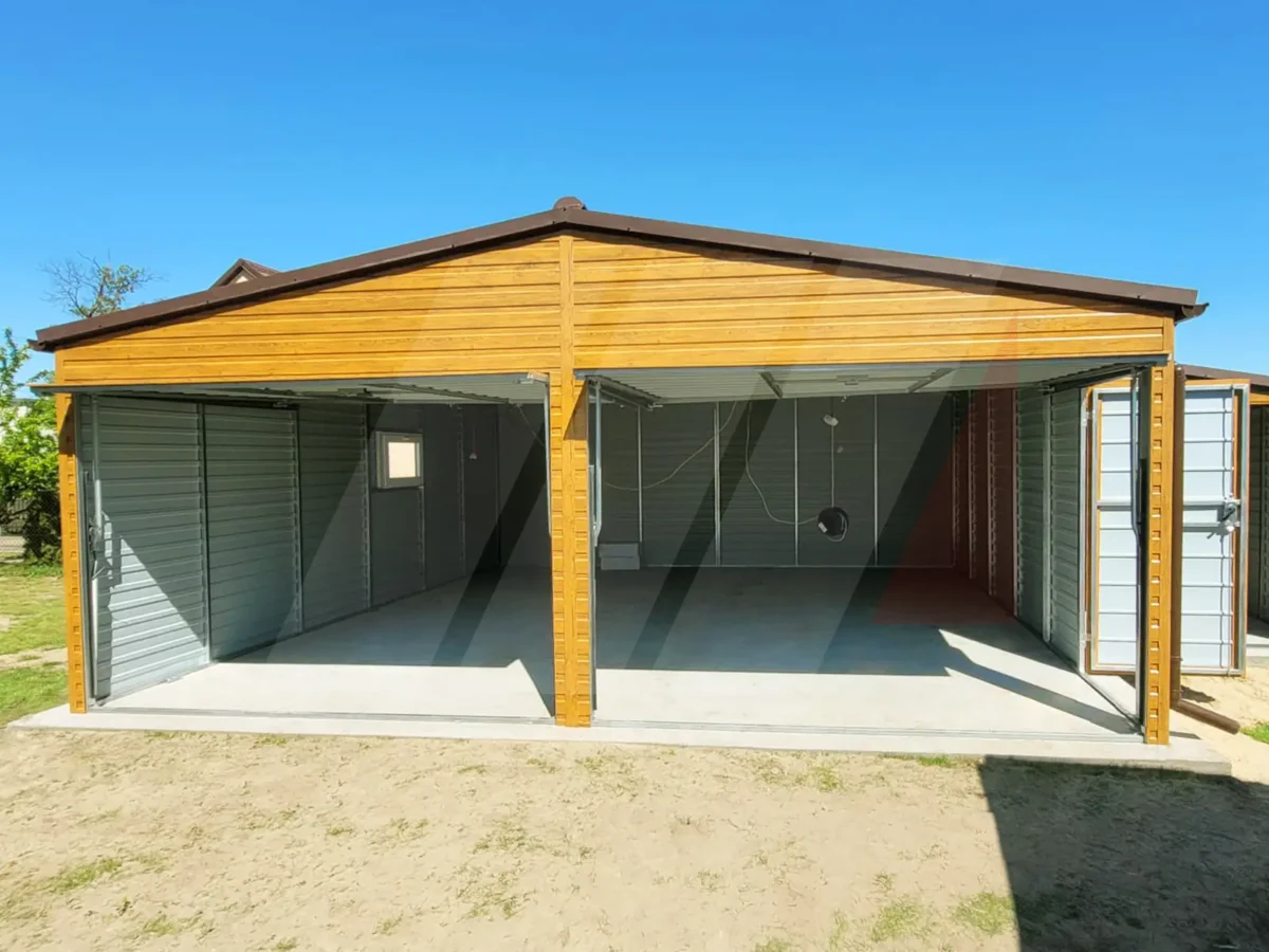 Plechová dvoustáníková garáž 6m x 6m plus přístřešek 2m x 4m