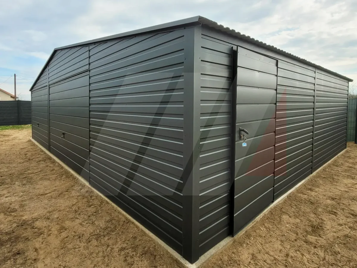 Plechová dvoustanovišťová garáž 8m x 5m grafitová s výklopnými vraty