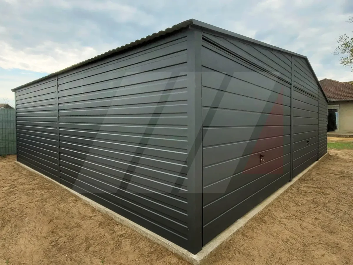 Plechová dvoustanovišťová garáž 8m x 5m grafitová s výklopnými vraty