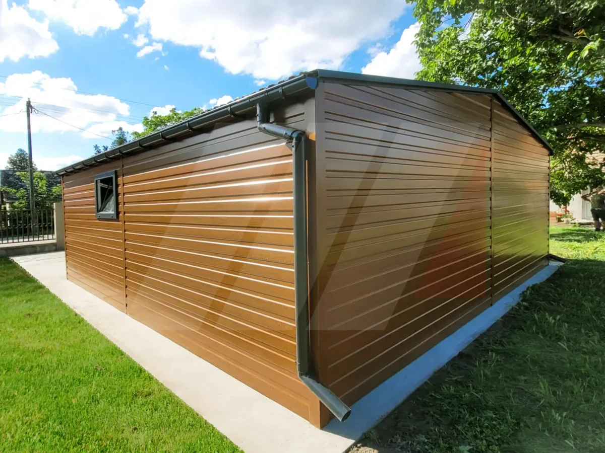 Dvojgaráž z plechu zlatý dub 6m × 6m grafitové brány