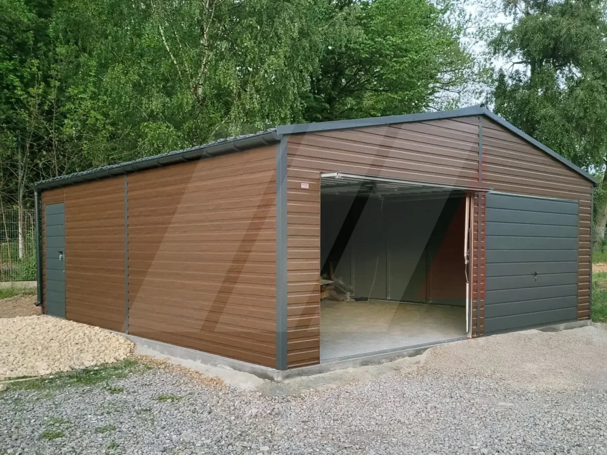 Dvojgaráž z plechu ořechová 7m x 6m výklopné brány