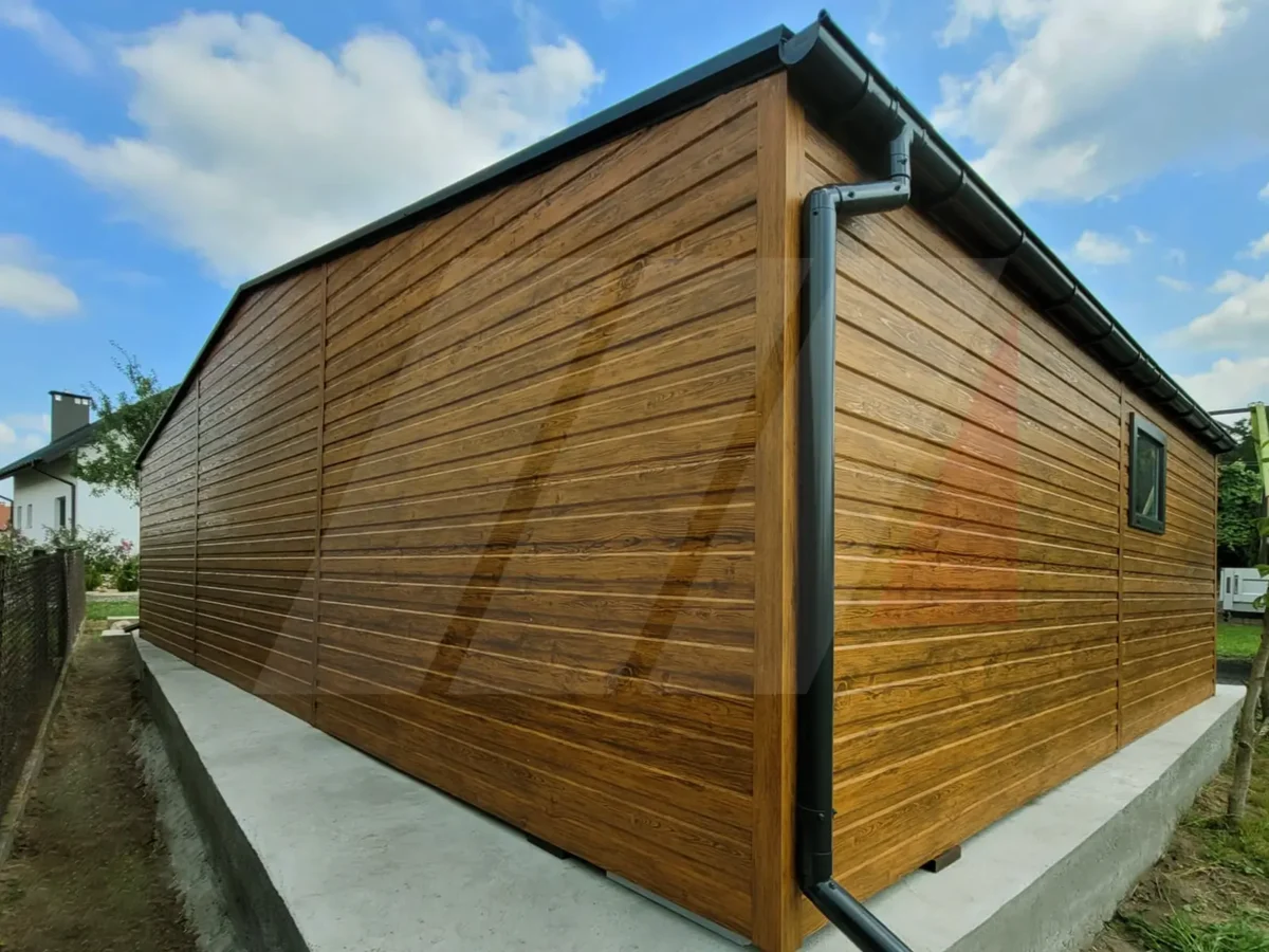 Plechová třístanovištní garáž 9m x 6m v provedení Multigloss