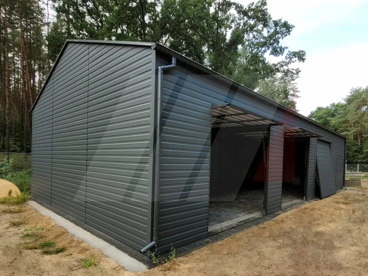 Skladová hala se sedlovou střechou, 14m x 7m, výklopná vrata