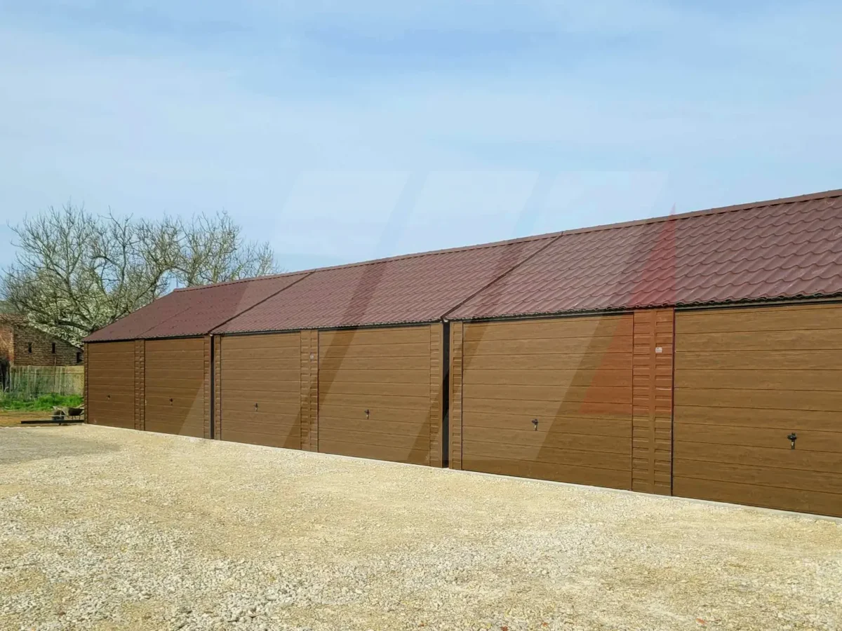 Skladová hala ořech 21m x 6m se šesti výklopnými vraty